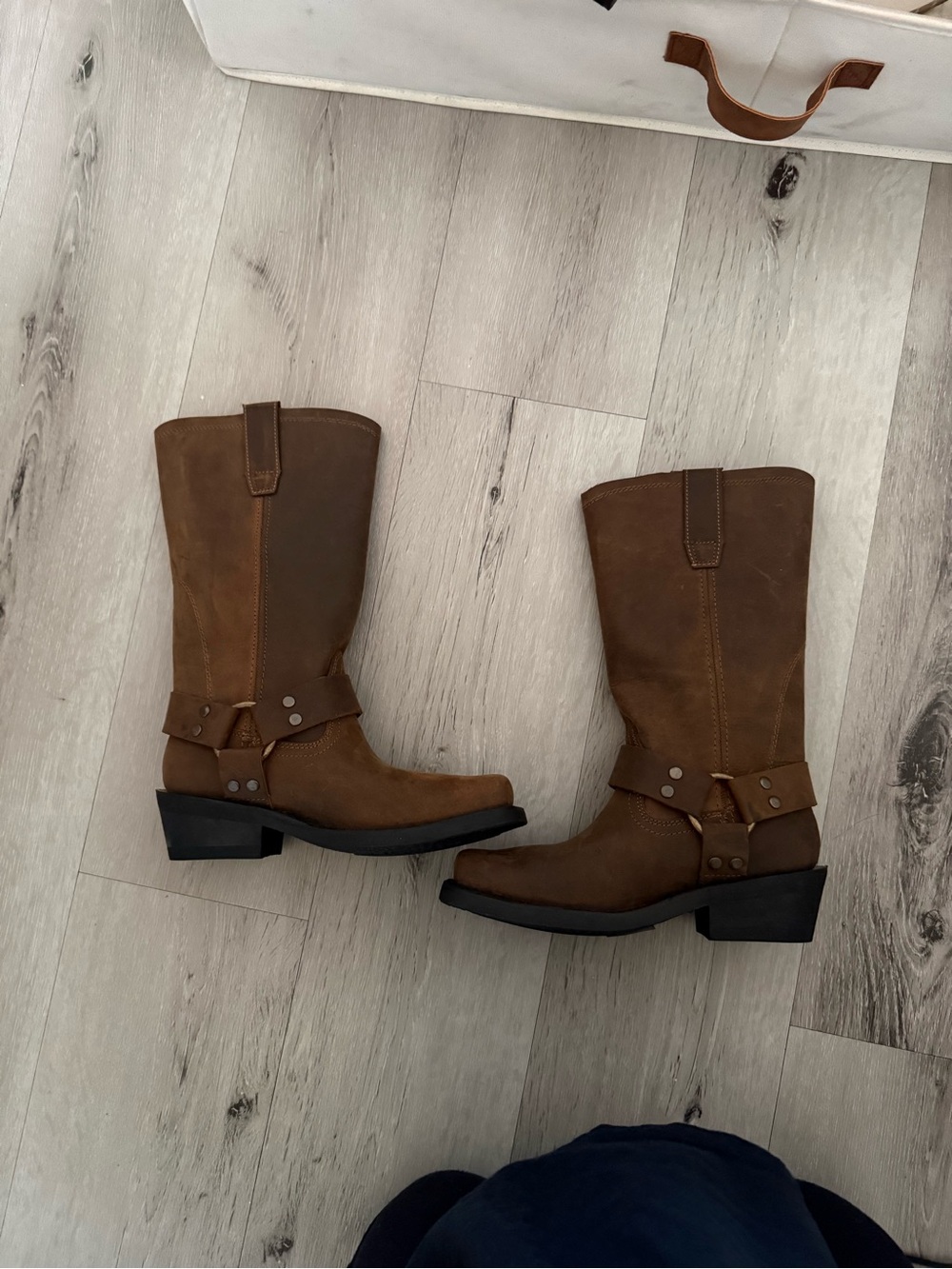 Brown women’s dingo boots